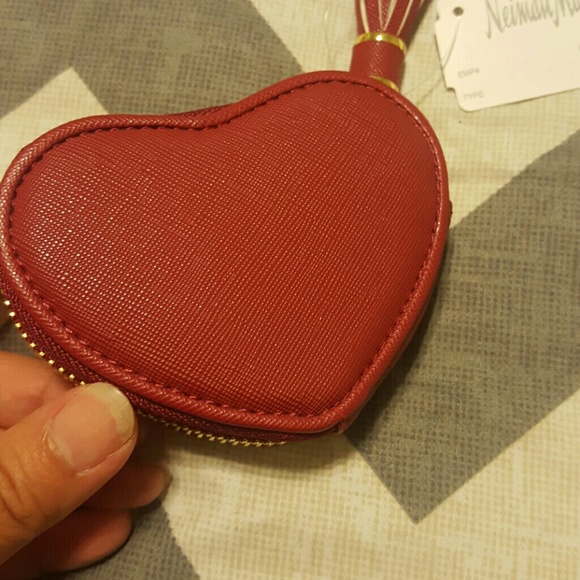 Neiman Marcus Coin Purse with a tassel - Picture 3 of 5